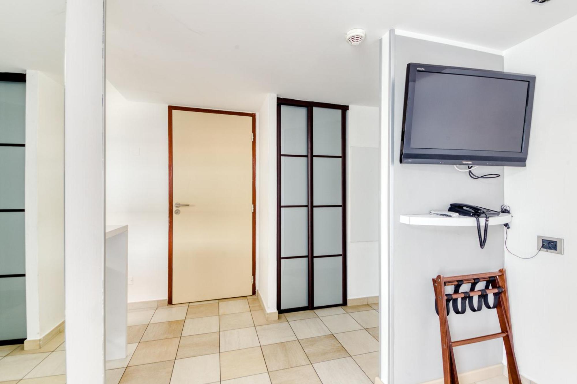 Hotel Villa D'Elsa Juan-les-Pins Bagian luar foto