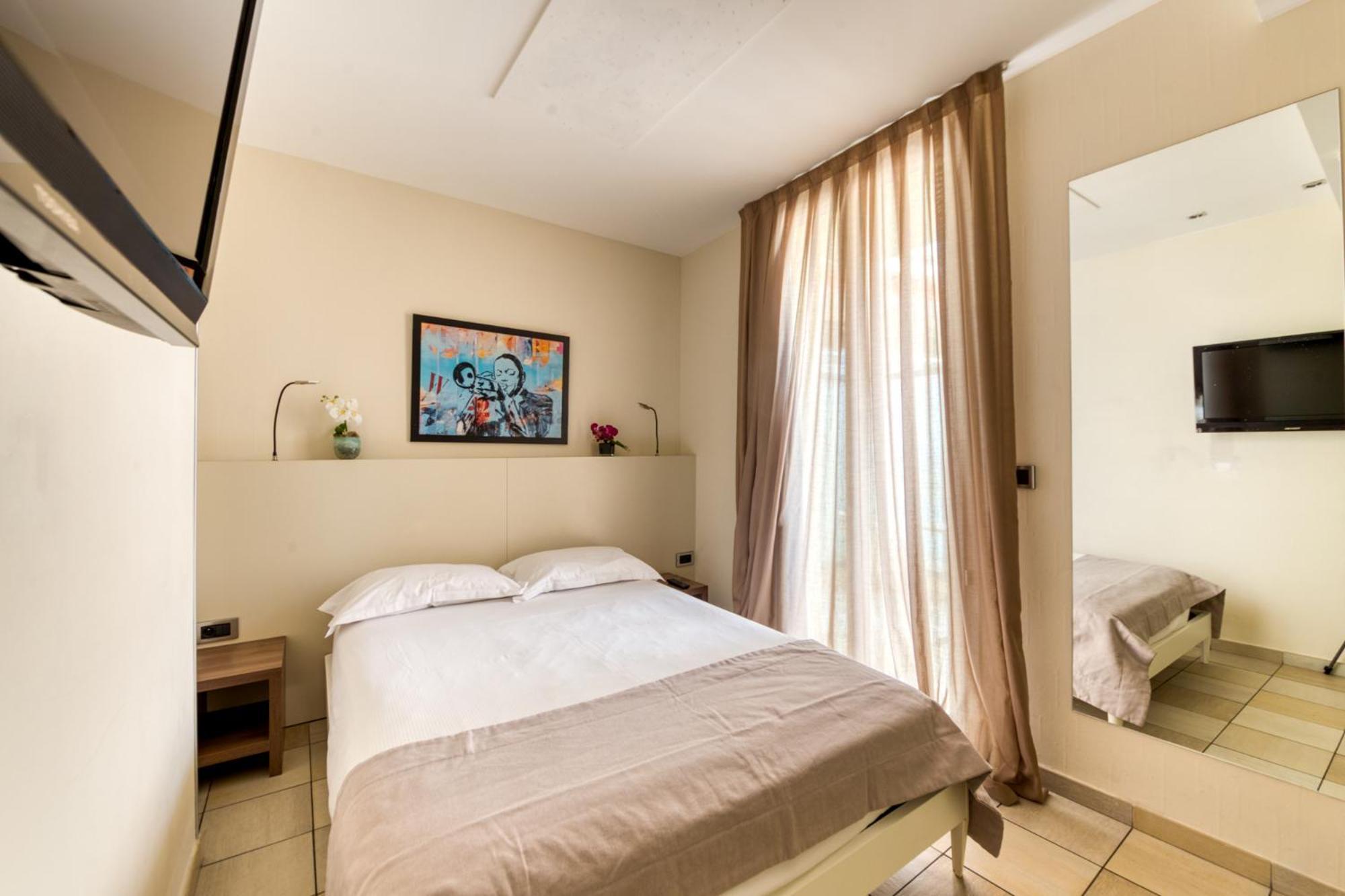 Hotel Villa D'Elsa Juan-les-Pins Bagian luar foto