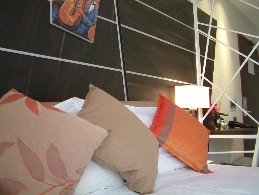 Hotel Villa D'Elsa Juan-les-Pins Bagian luar foto