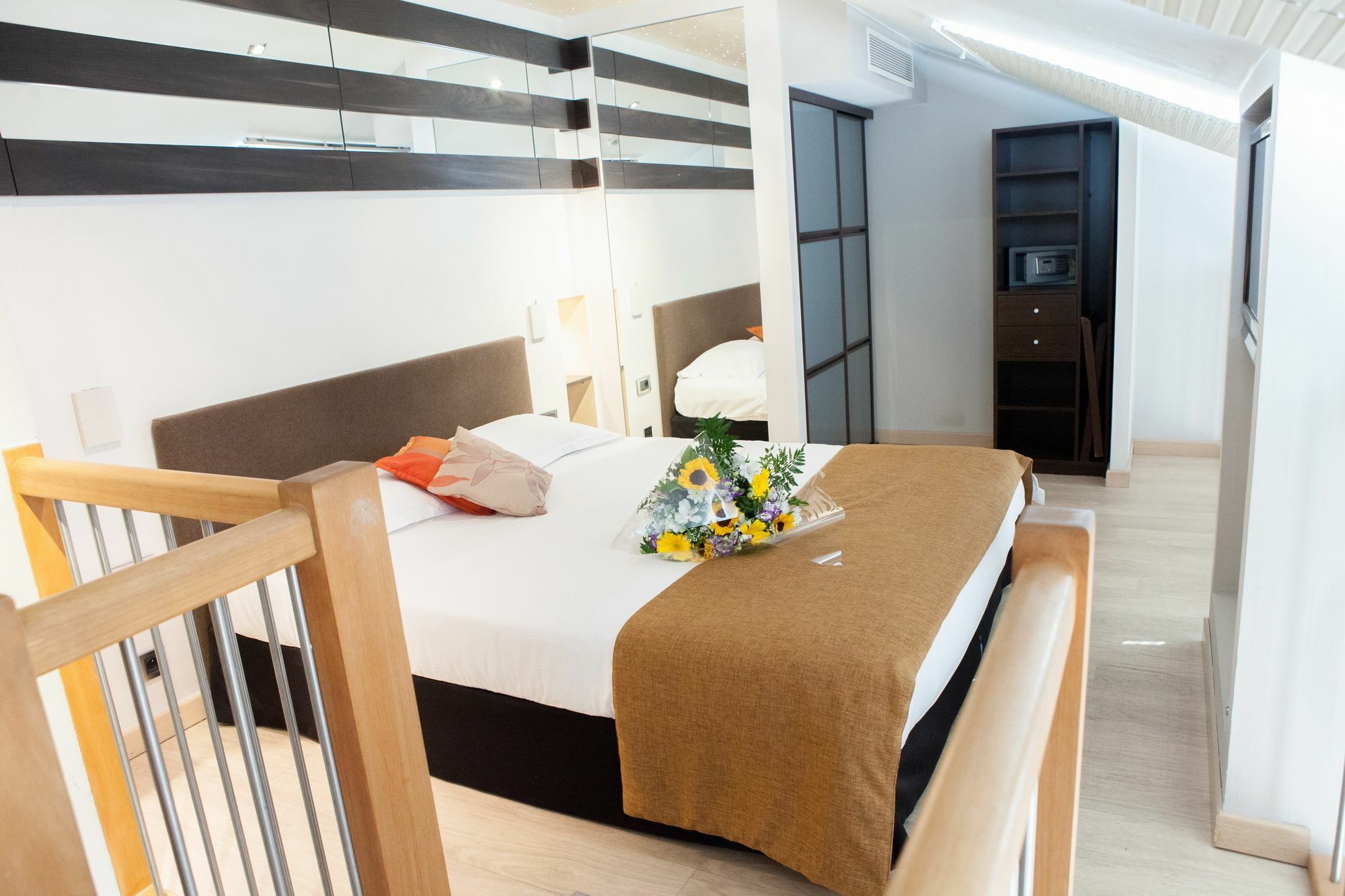 Hotel Villa D'Elsa Juan-les-Pins Bagian luar foto
