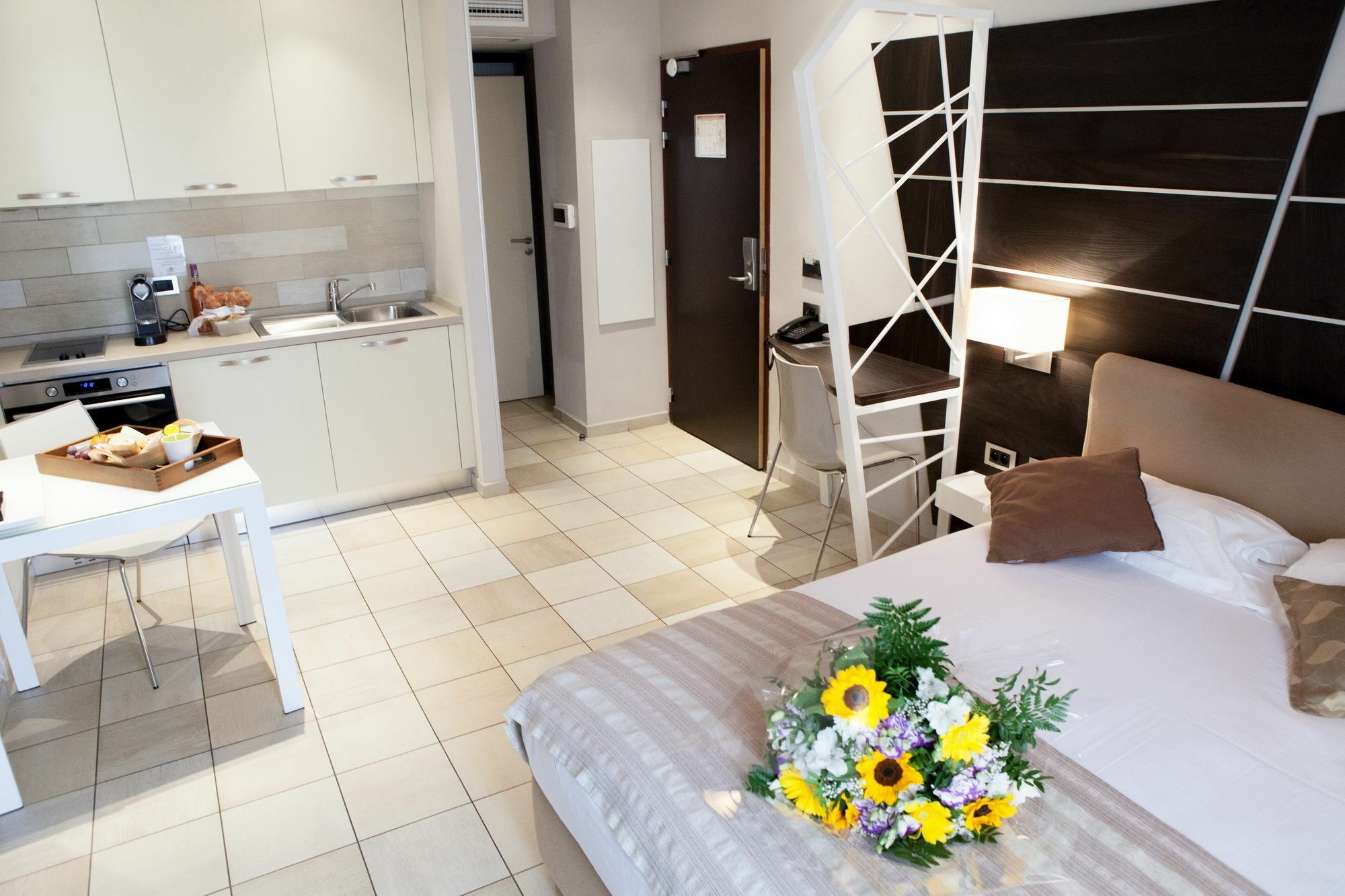 Hotel Villa D'Elsa Juan-les-Pins Bagian luar foto